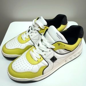 Valentino Garavani Roman Stud Low-top Sneakers